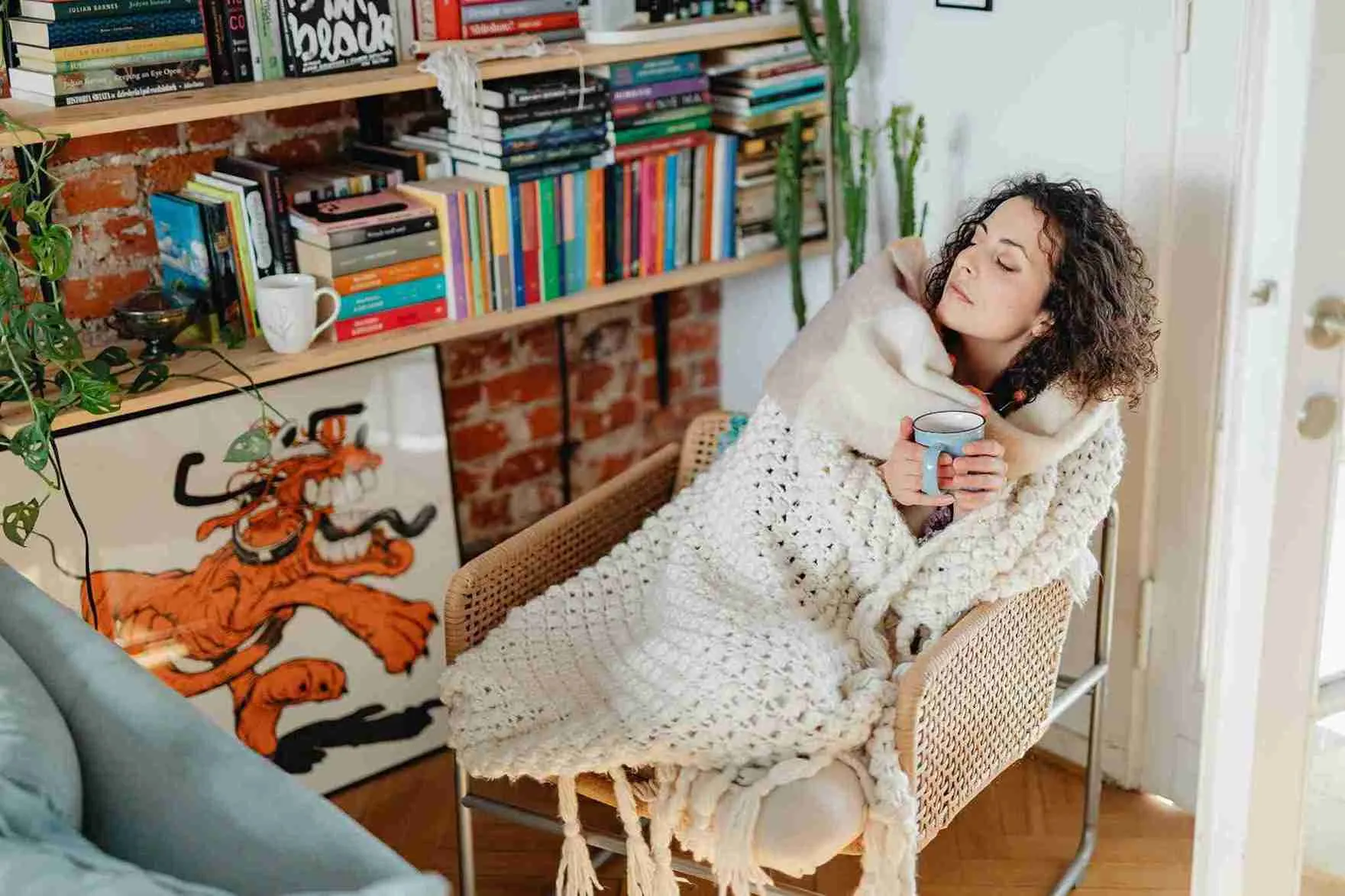 Practical strategies to warm up and manage cold sensitivity